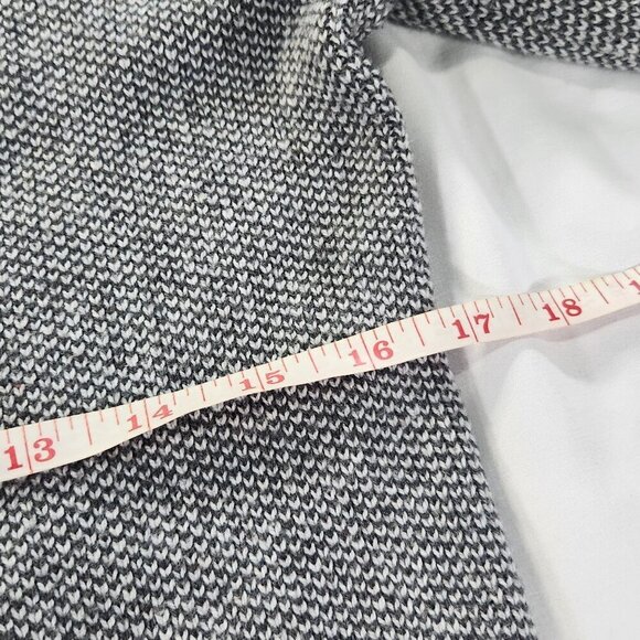 Urban Pipeline Cardigan Men's Medium Button Up Sweater Grey
Lot G - Picture 3 of 5